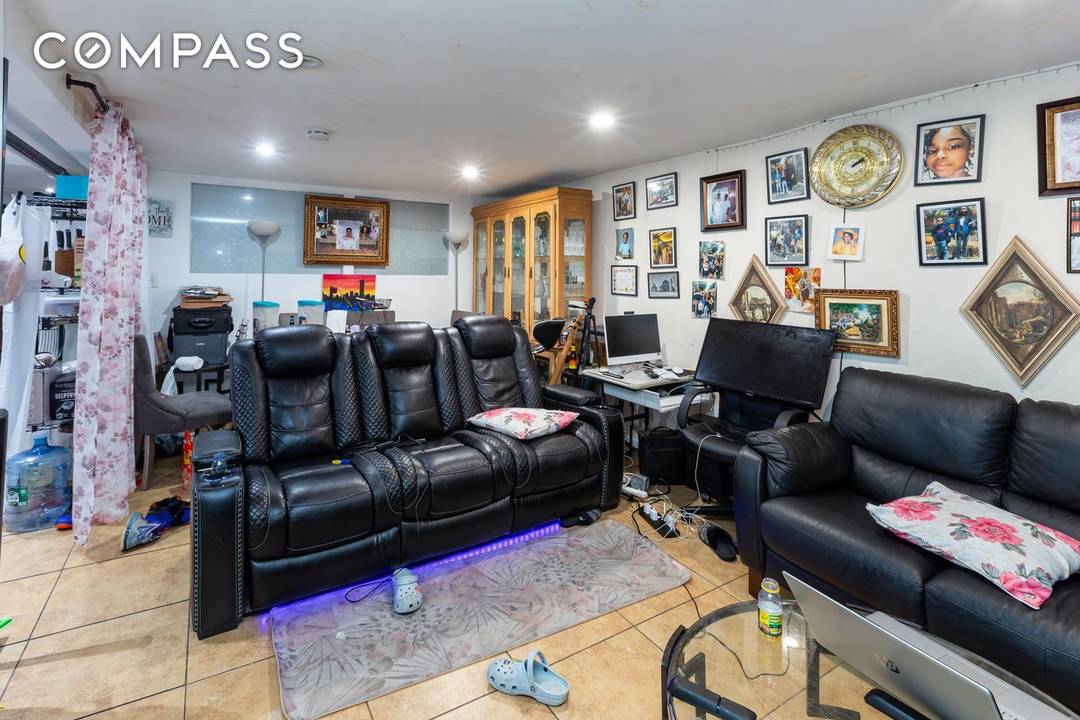 INCOME Basement 2Bedrooms 1550 1st FL 2bedrooms 2500 2nd FL 4bedrooms 2800 TOTAL 6800 ANNUAL 81600 EXPENSES ANNUAL Taxes 3000 Insurance 3000 Water 3500 Gas 3000 TOTAL 12500 NOI 69, ...