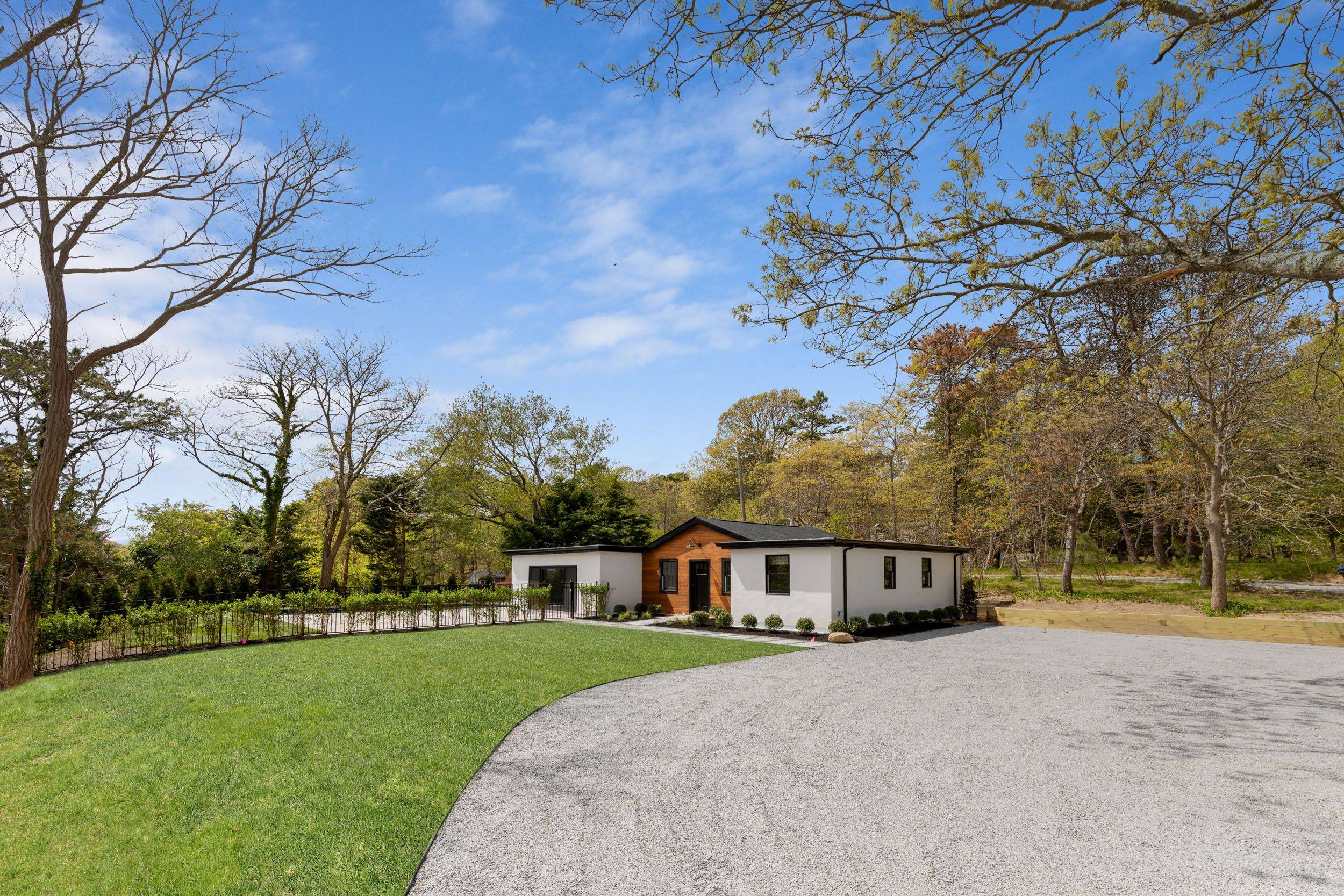 Newly renovated Oasis on border of Southampton 