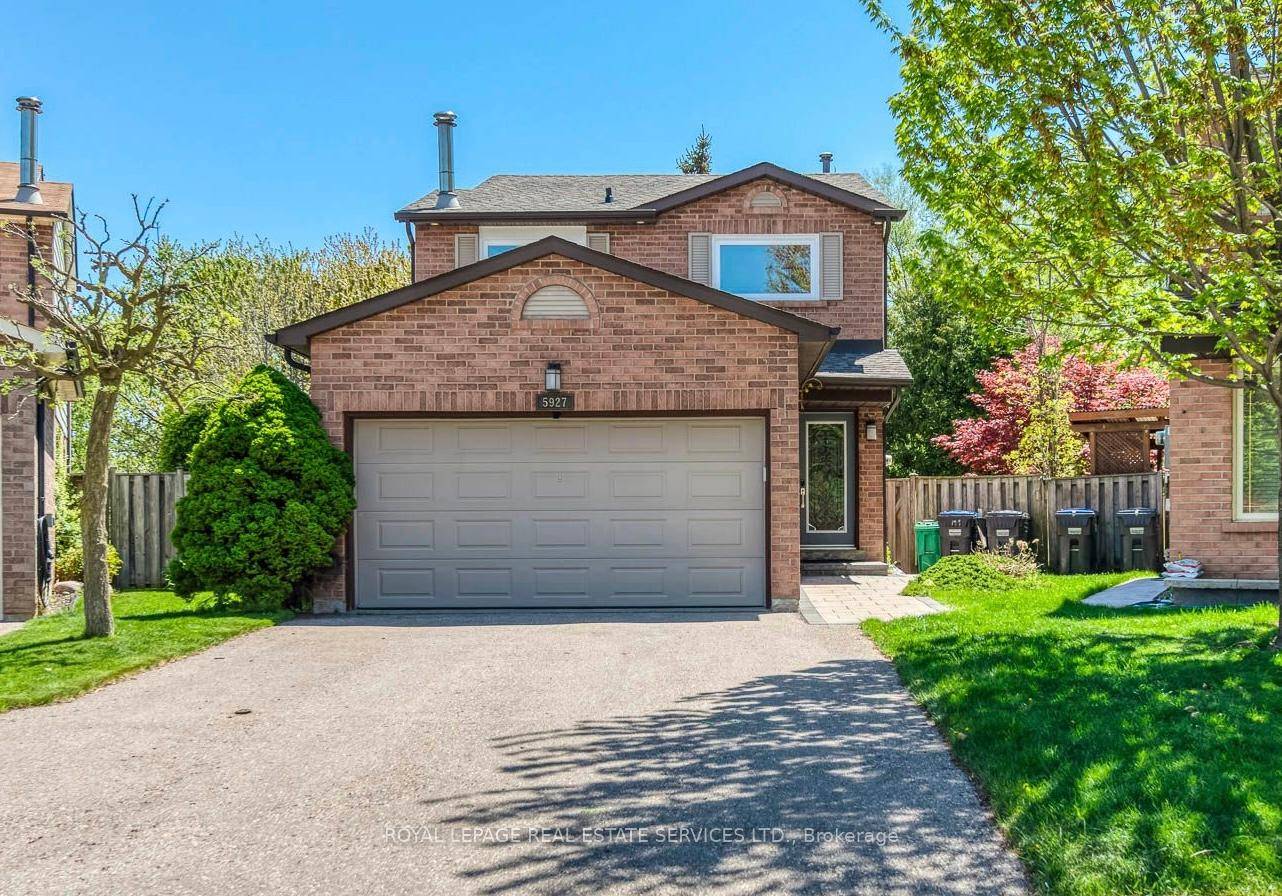 Wow ! A Huge Pie Shape Lot Backing Onto Turney Woods In The Child Safe Court In Trendy Streetsville !