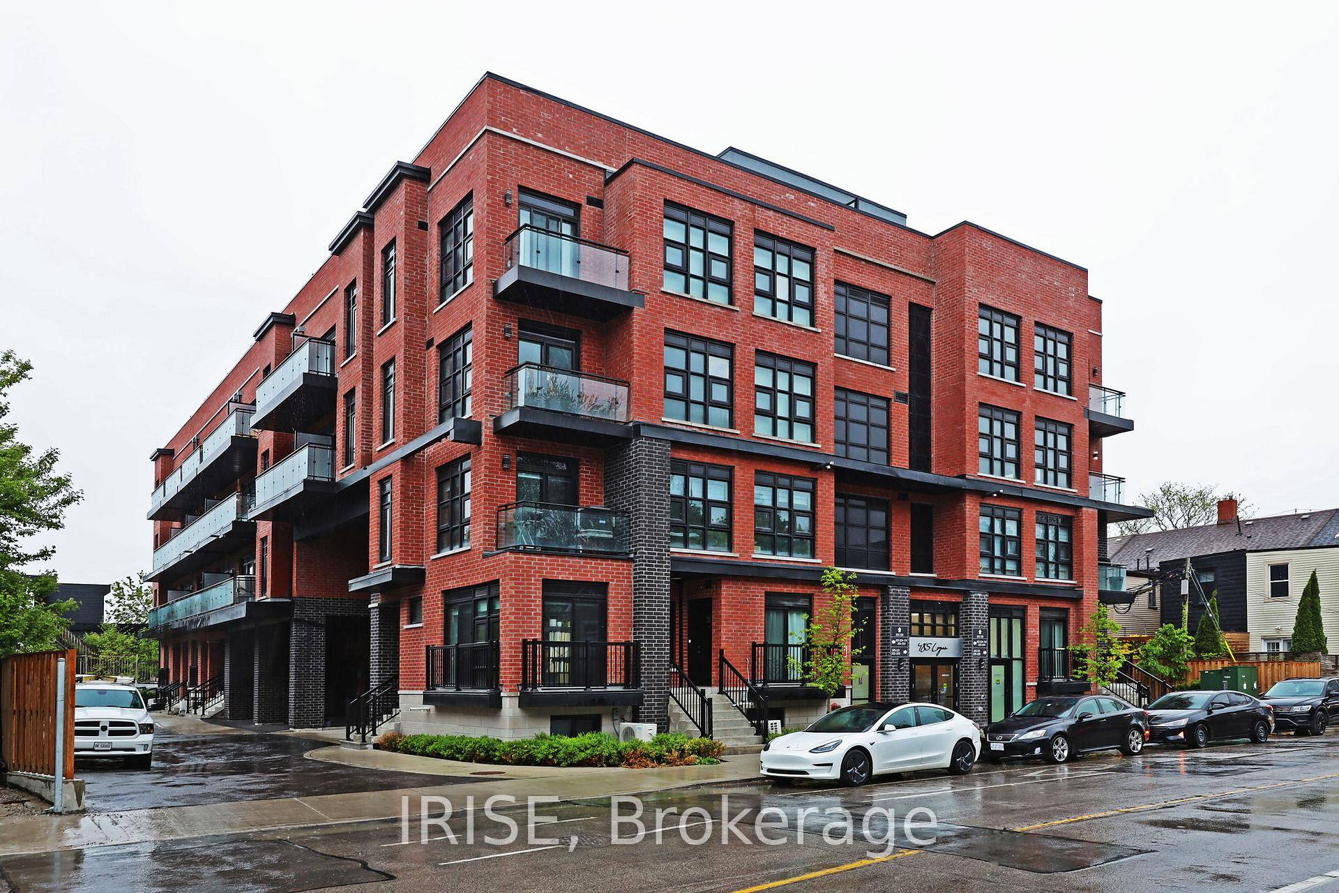 Welcome to The Irene at 485 Logan Avea rare 2 bedroom den, 2 bathroom urban townhome in the heart of vibrant Leslieville.