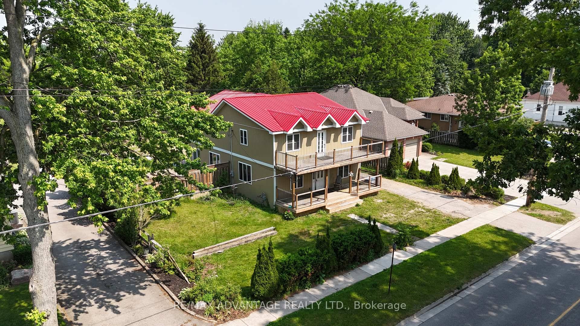 Spacious 2 Storey Home on Deep Lot in Mount Brydges Ideal for Investors or Growing Families.