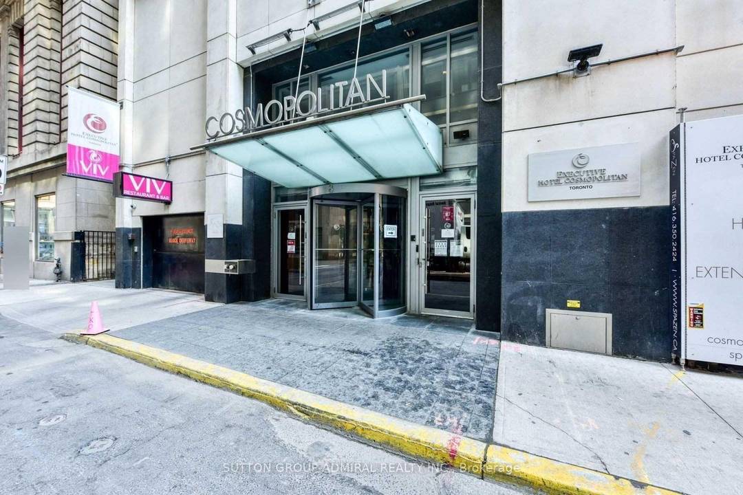 Welcome to 8 Colborne St, hotel style 1 bedroom unit in the vibrant Financial and Entertainment District.