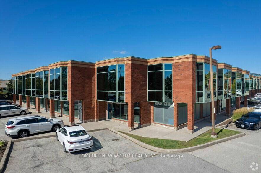 High Quality Office And Central Kitchen In A Prestigious Area In Markham.