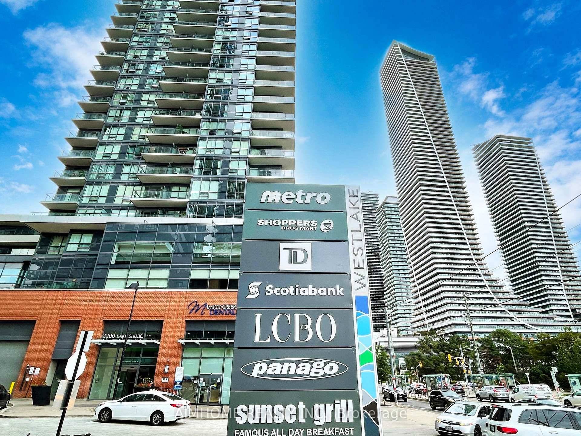 Stunning Split 2 Br 2 Bath SW Corner Unit in the Prestigous Westlake Community !