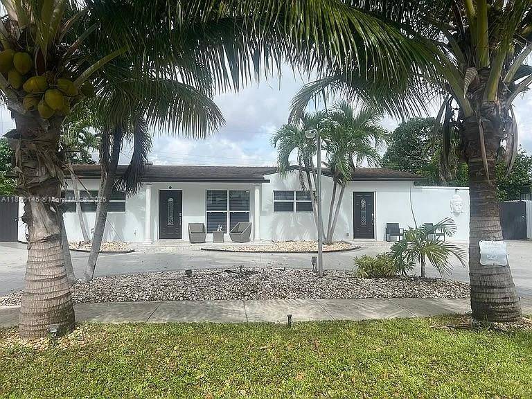 Discover this charming home in West Hialeah !