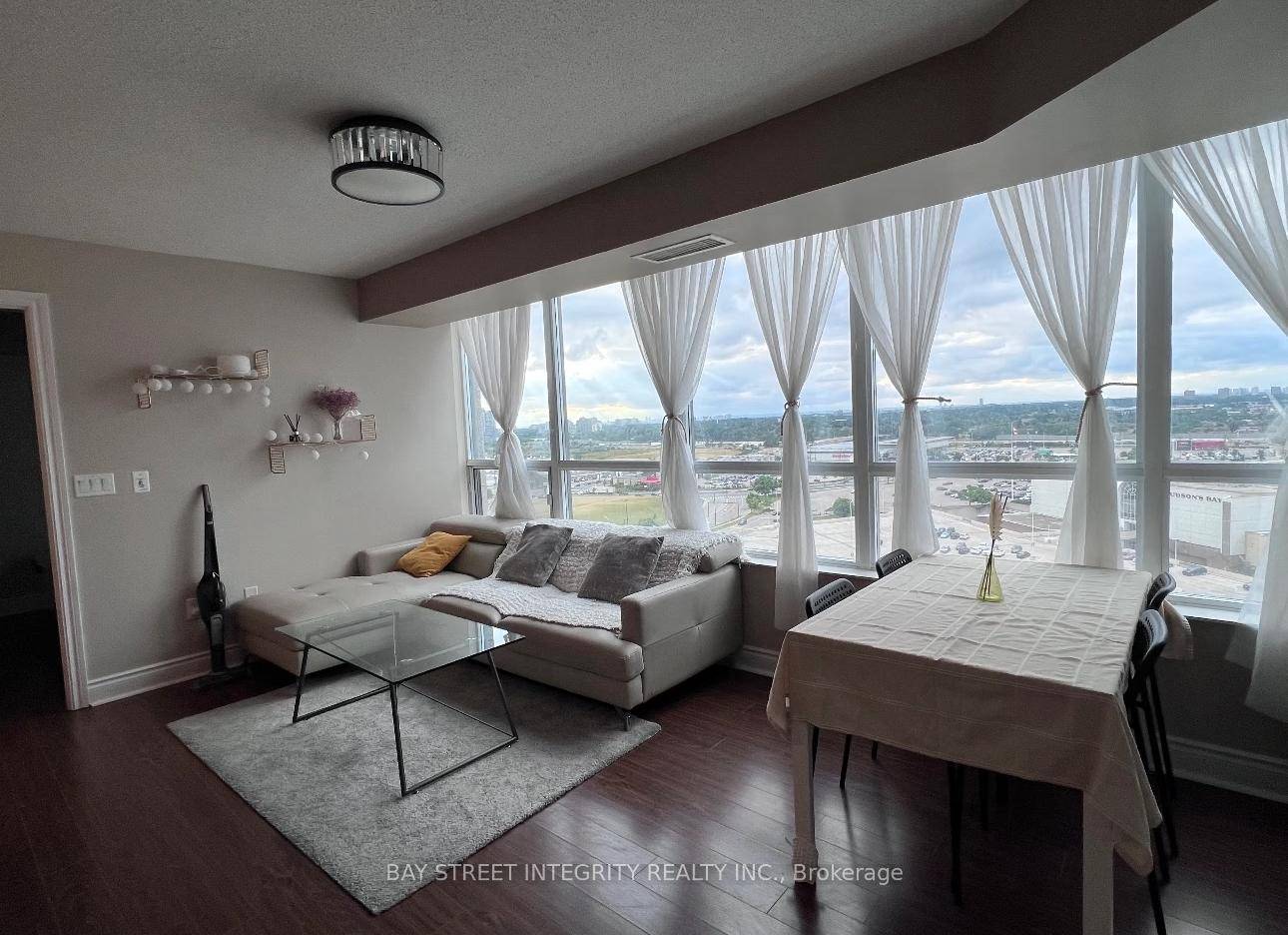 Students welcome. Utility all inclusive.