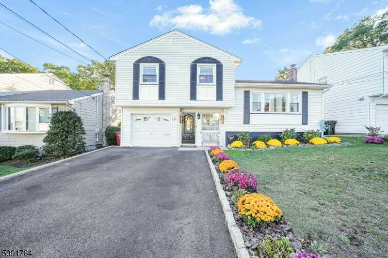 Welcome to this charming 3 bedroom, 1.