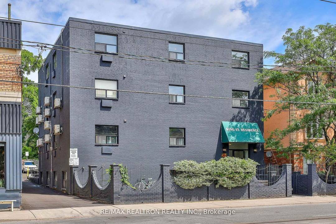1302 King Street, Toronto, ON M6K 1G8