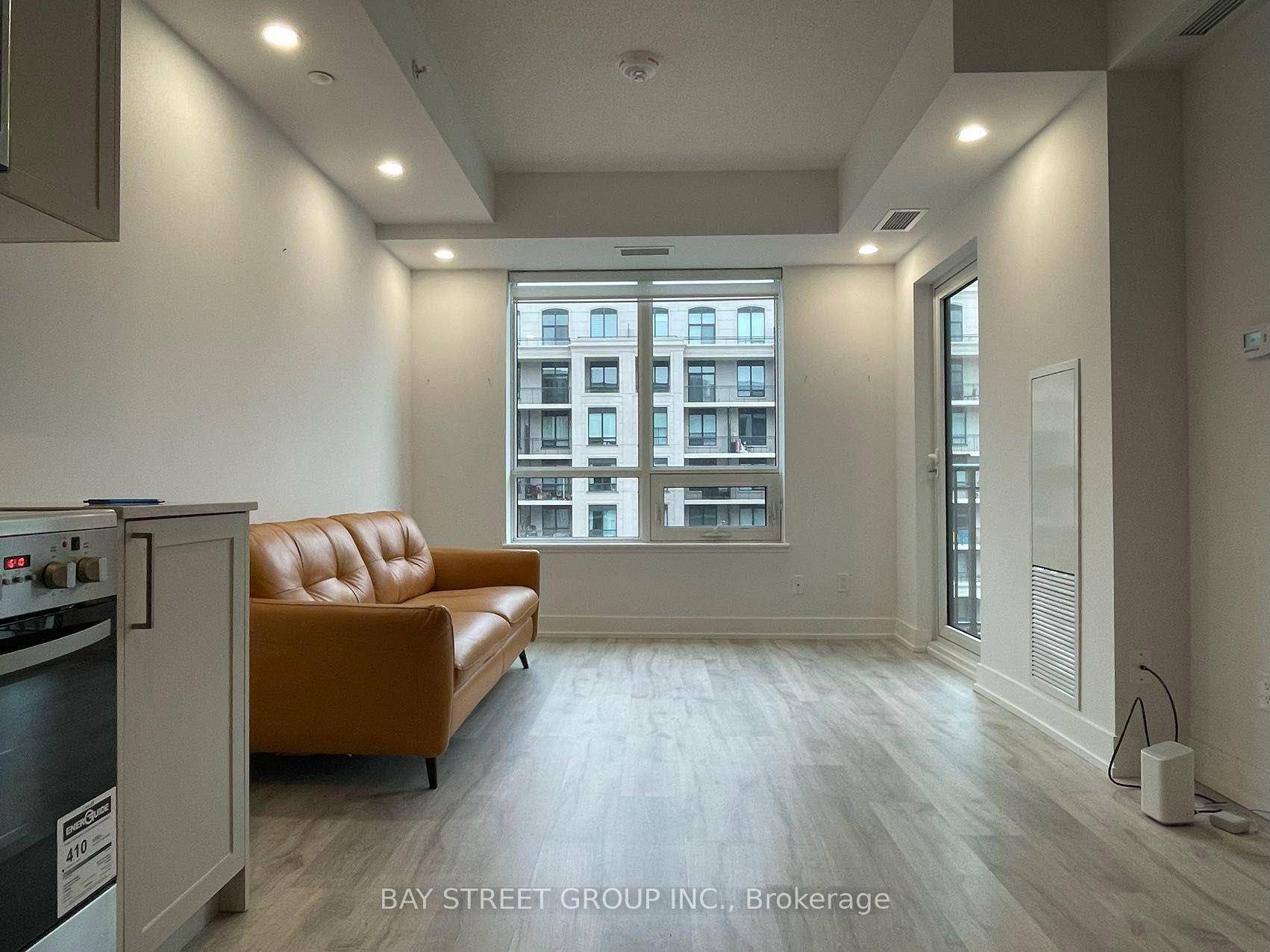 Welcome To Luxury Condo In Heart Of Unionville Ready To Move In !