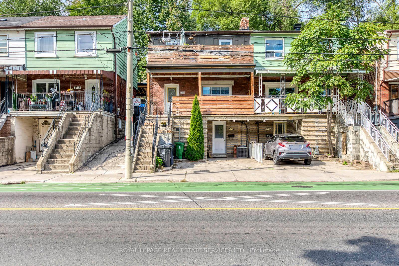 Newly renovated Duplex featuring 3 x 1 bedroom units in the highly sought after CorsoItalia Davenport neighbourhood with stunning city views !