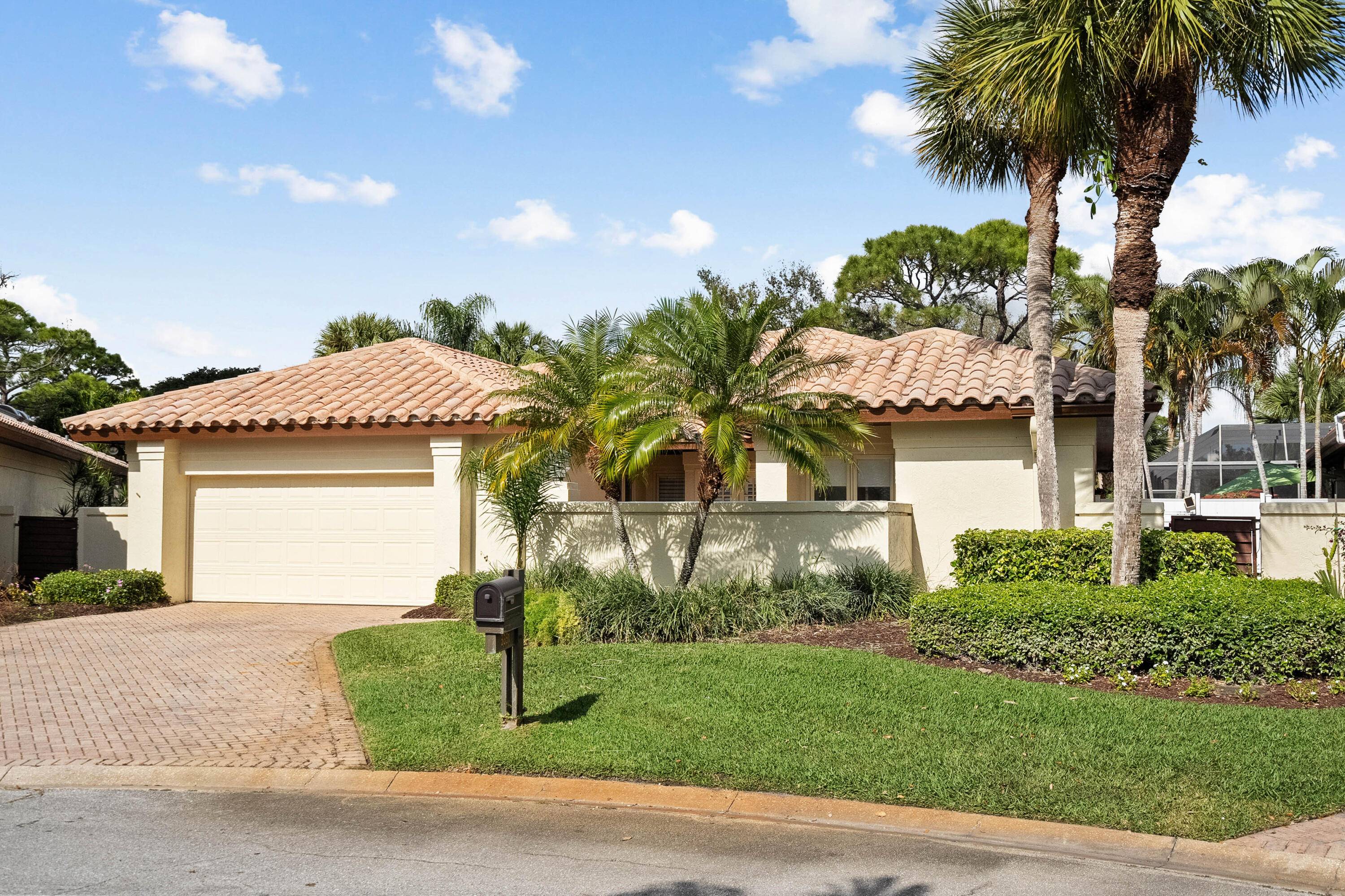 Located on a quiet cul de sac in the heart of Mariner Sands, this CBS built 2 bedroom, 2 bathroom patio home in Ironwood offers the perfect blend of charm ...