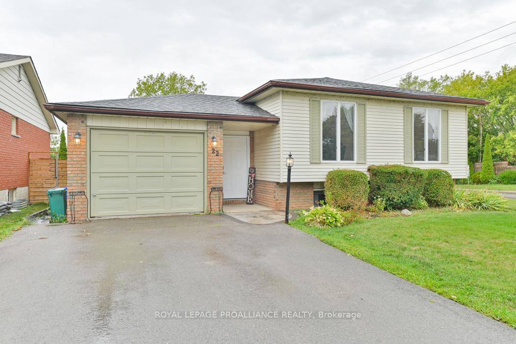 Welcome to 22 Briarwood Crescent !