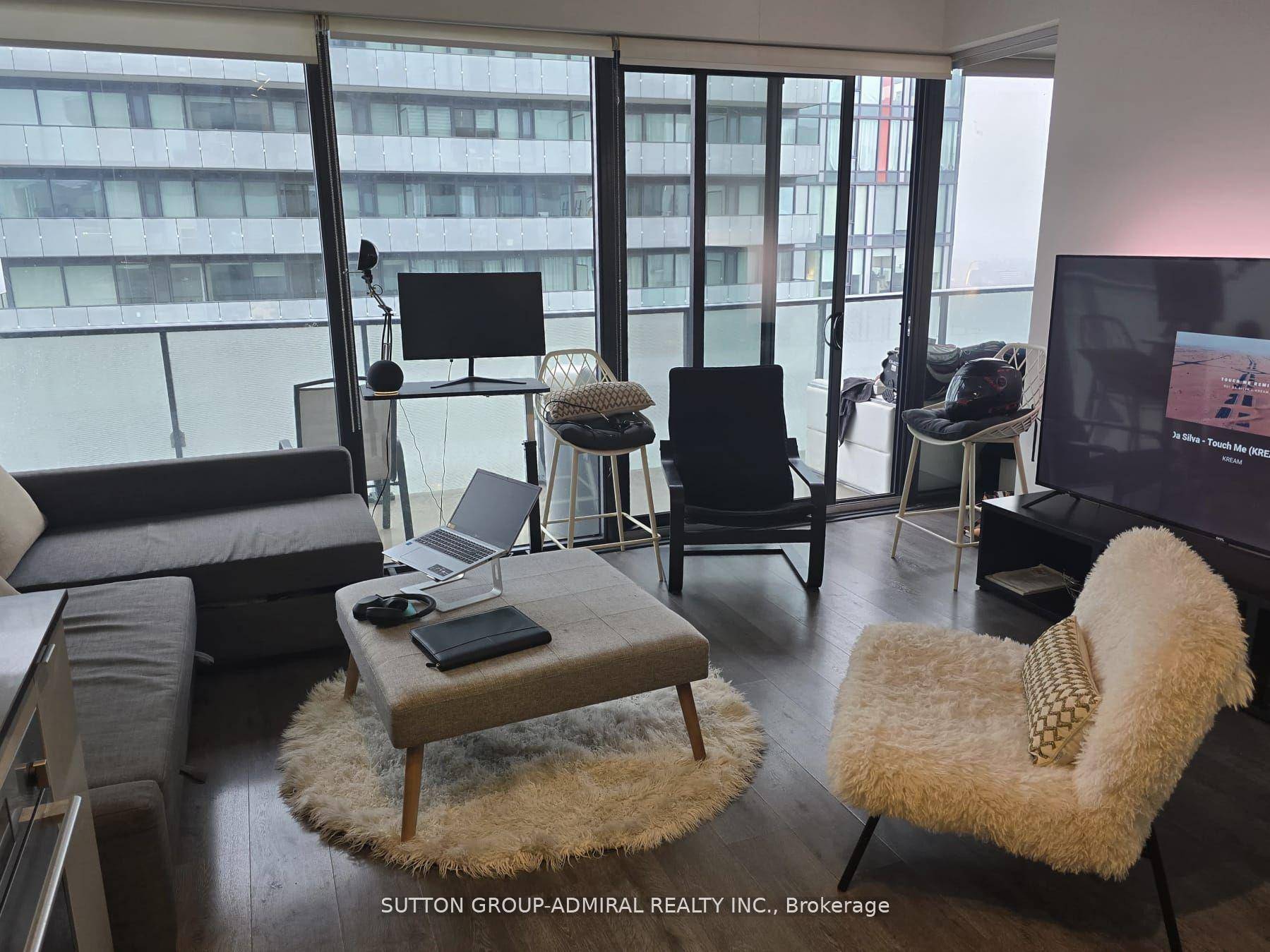 An Incredible Opportunity to Own a Sophisticated 554 sq.