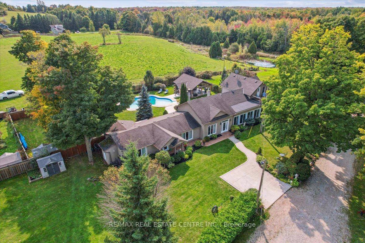 Dream Estate with Endless Possibilities Minutes from the GTA.