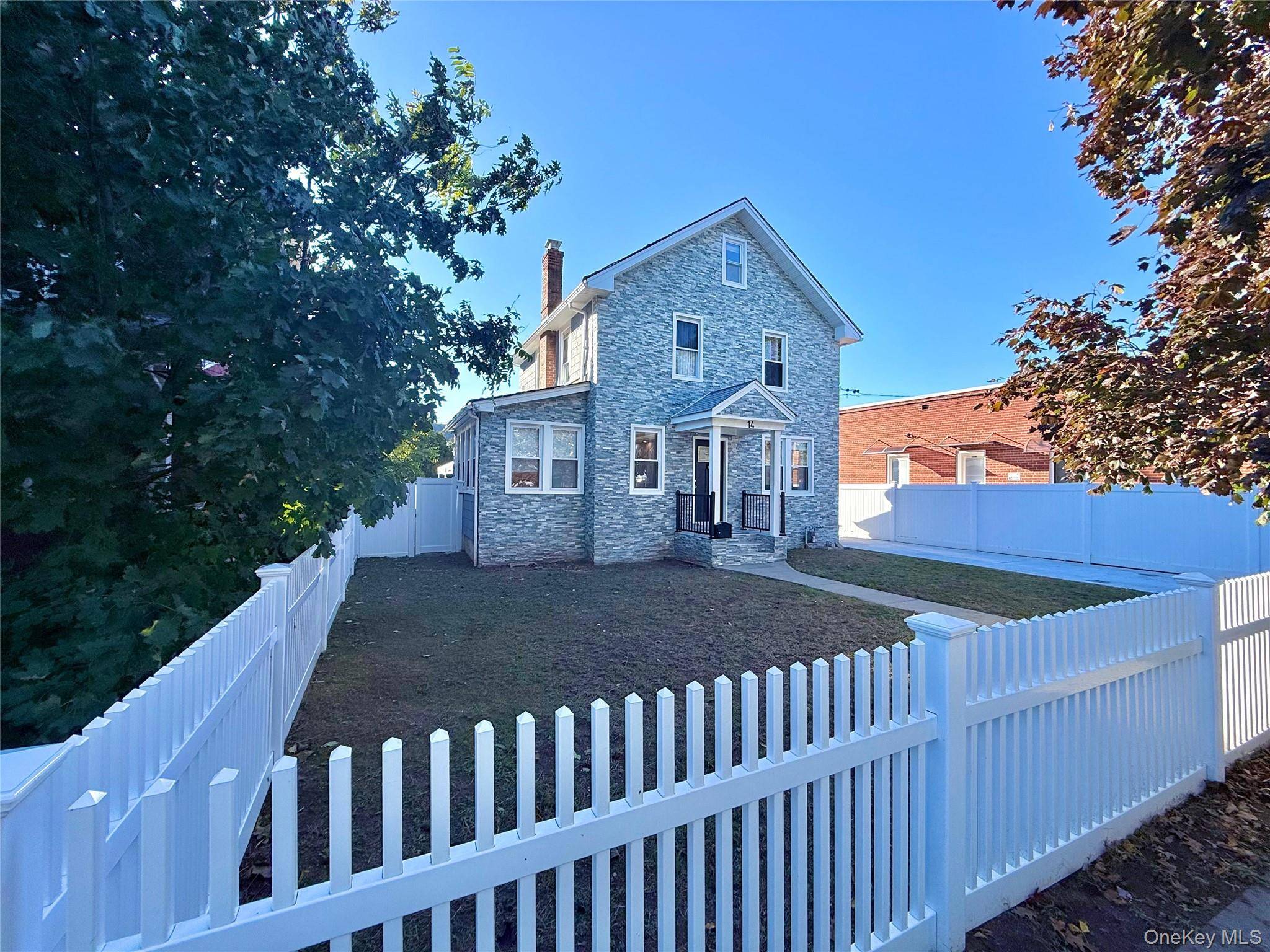 Move right in ! This beautifully updated Colonial features 3 bedrooms, 2 baths, and stunning modern finishes throughout.