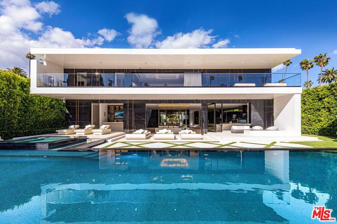 521 N Canon Dr 6.0 Beverly Hills LA