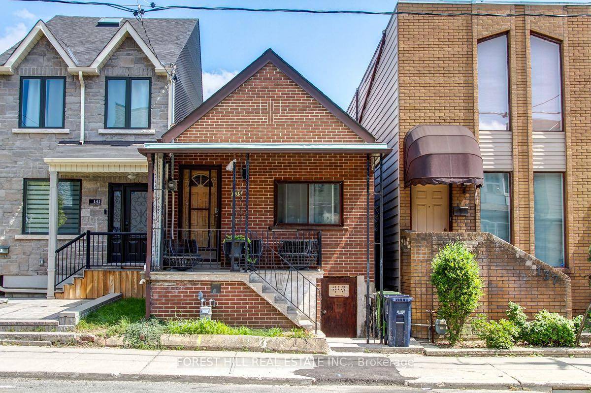 Unlock the potential of this detached home situated on a prime lot with a detached garage perfect for a renovation, rebuild, or savvy investment.