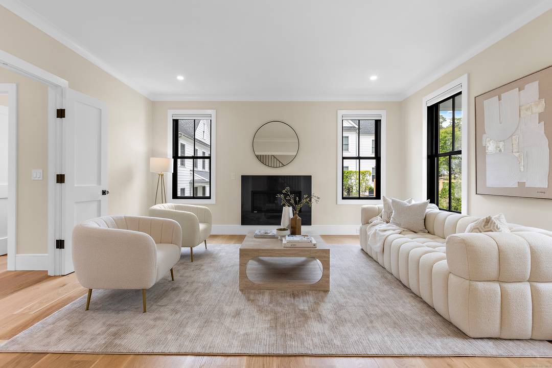 Luxury New Construction in the Heart of New Canaan !