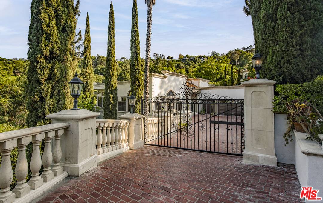 3780 1/2  Multiview Dr 5BR Hollywood Hills East La