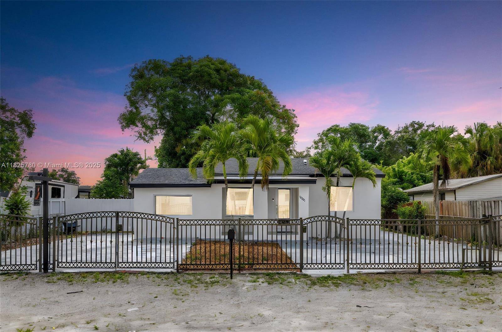 Fully renovated 3 bedroom, 3 bathroom home, everything is brand new !