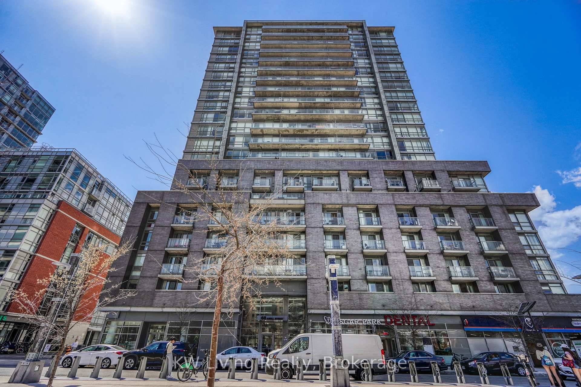 Large and Spacious 1 Bedroom with 2 full bathrooms.