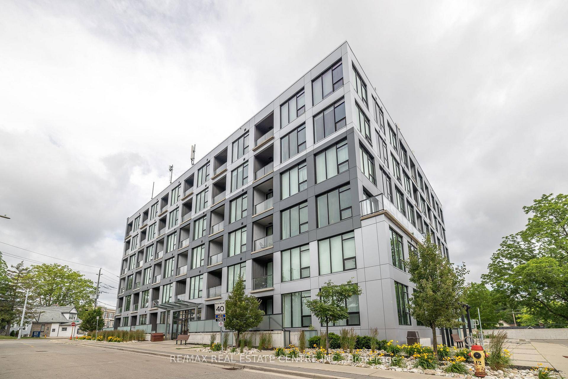 Welcome to this beautiful one bedroom condo with Den in the popular Midtown Lofts Building Unit 412 in the heart of Kitchener.