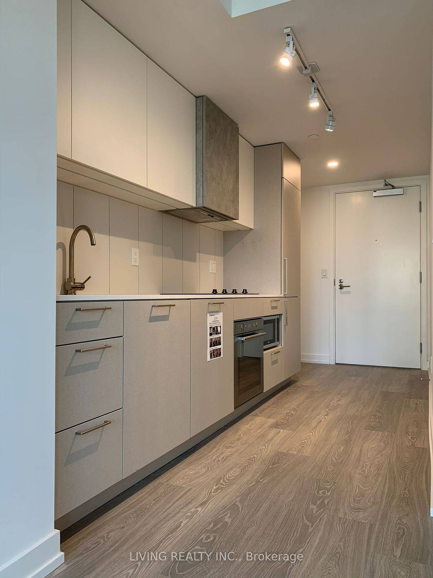 Luxury One Bedrooms Unit At Zen King West Condo By Centrecourt Development.