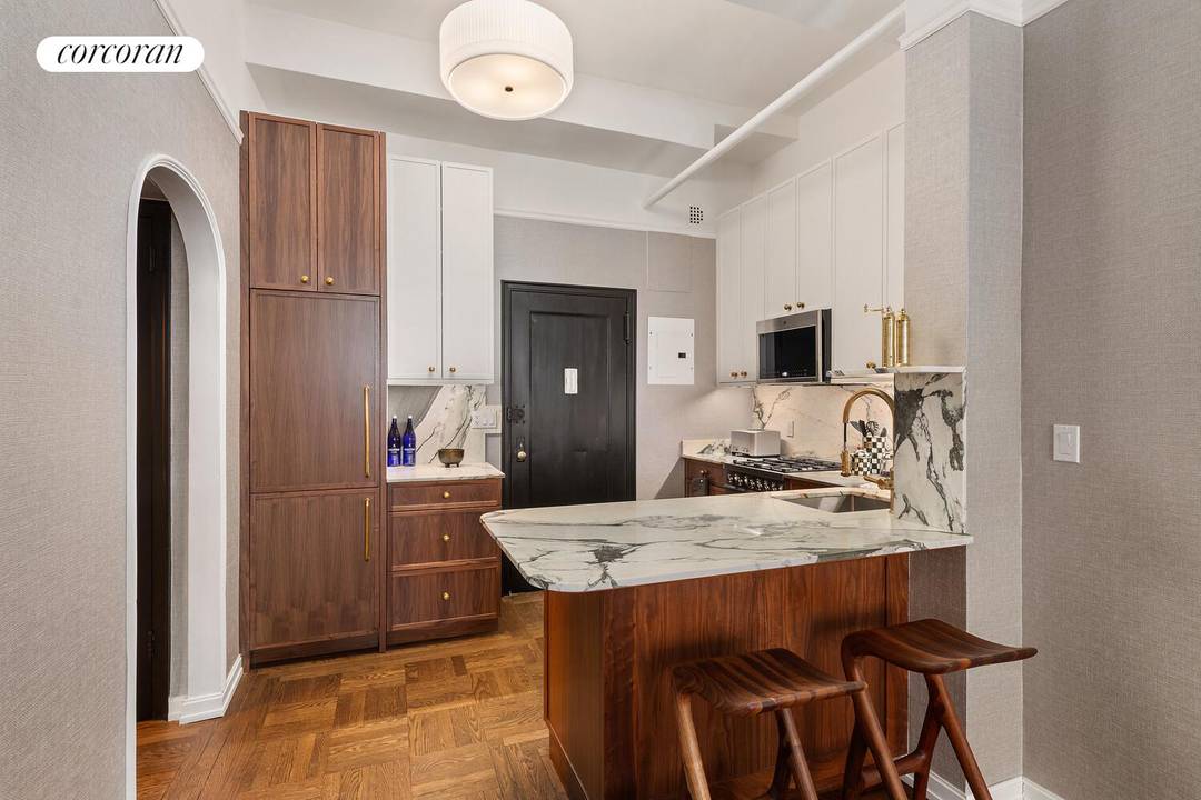 Welcome home to stunning, newly renovated Residence 1F at 299 West 12th Street, perfectly positioned on Abingdon Square Park within one of the West Village's most desirable full service prewar ...
