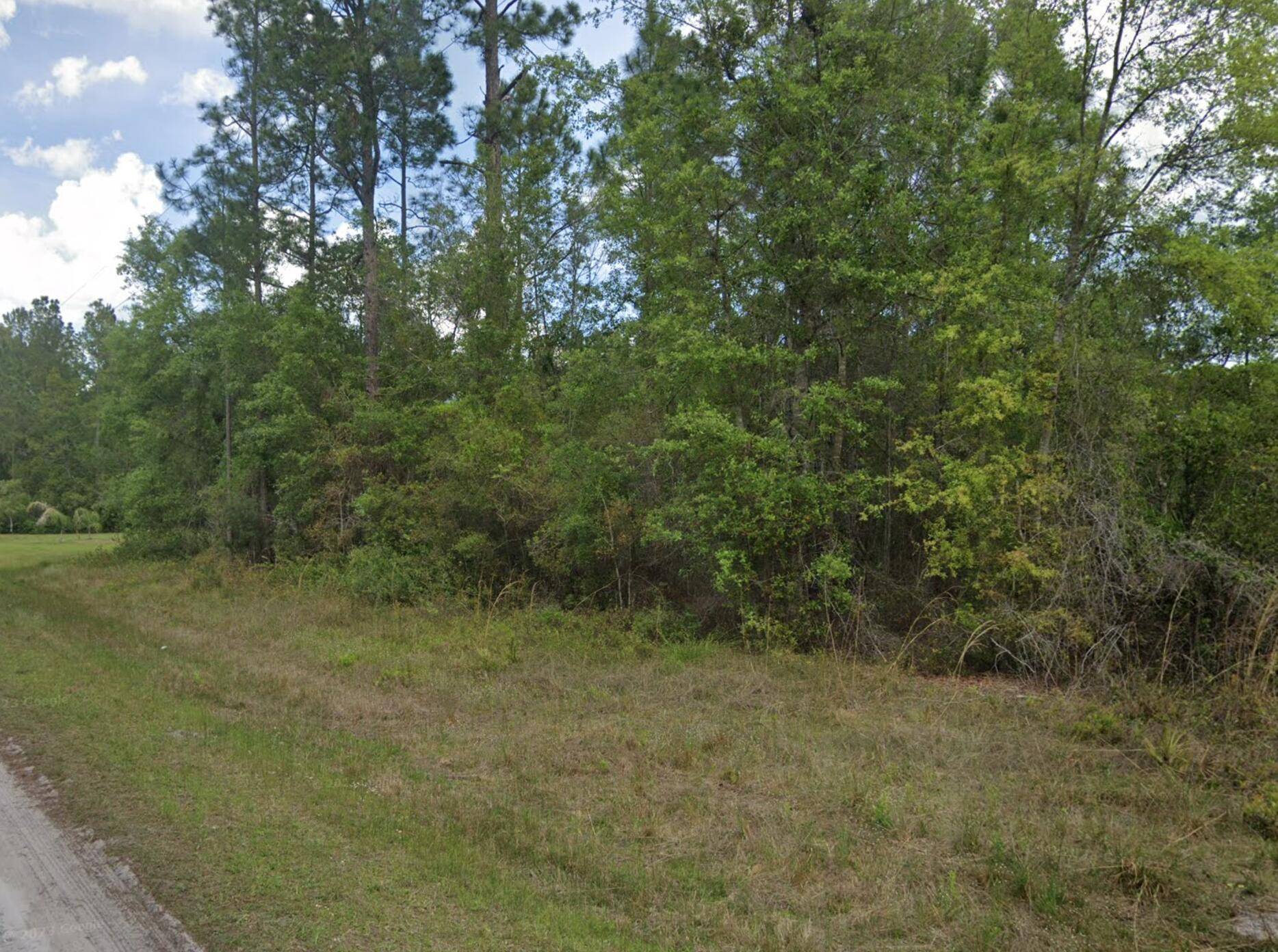 Prime. 23 acre lot in picturesque Putnam County !
