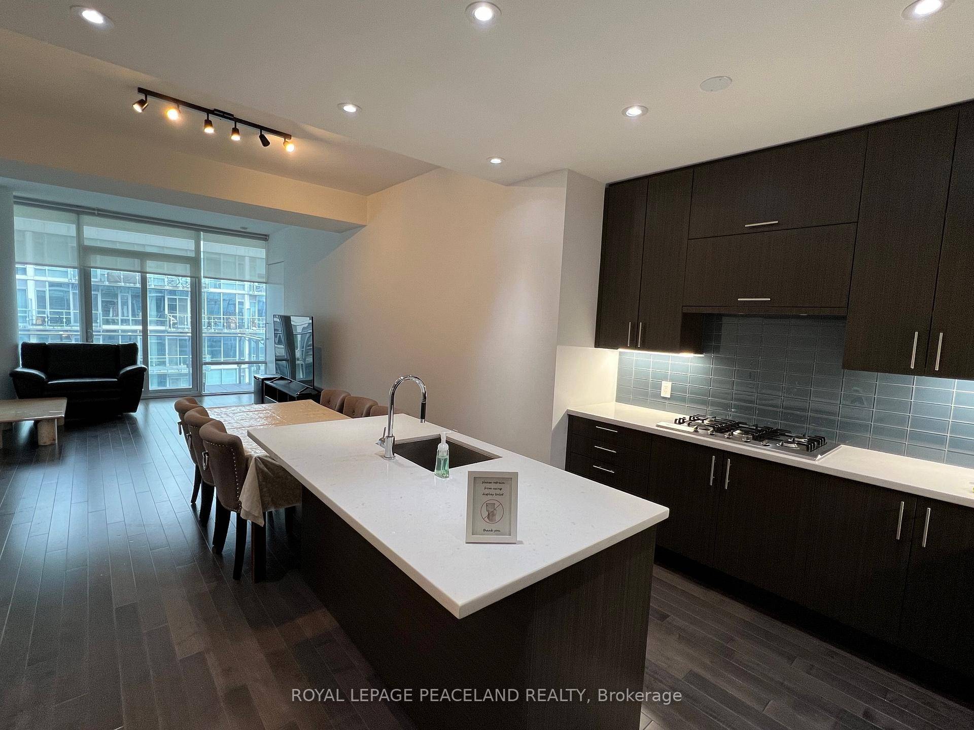 Unmatched location at the luxurious Pier 27 !