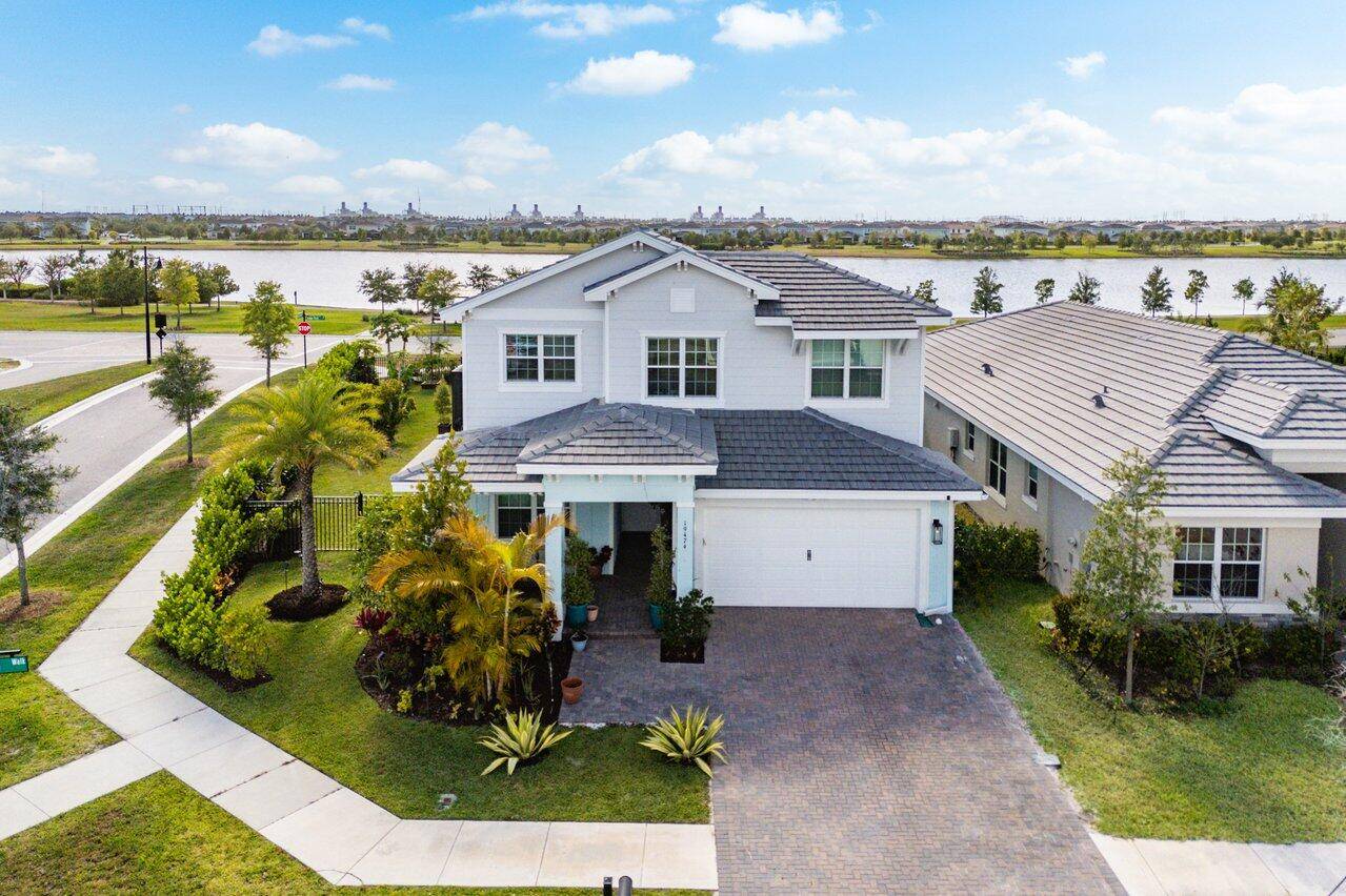 Welcome to this stunning GL Homes Laguna Coastal model located in the highly sought after Arden community.