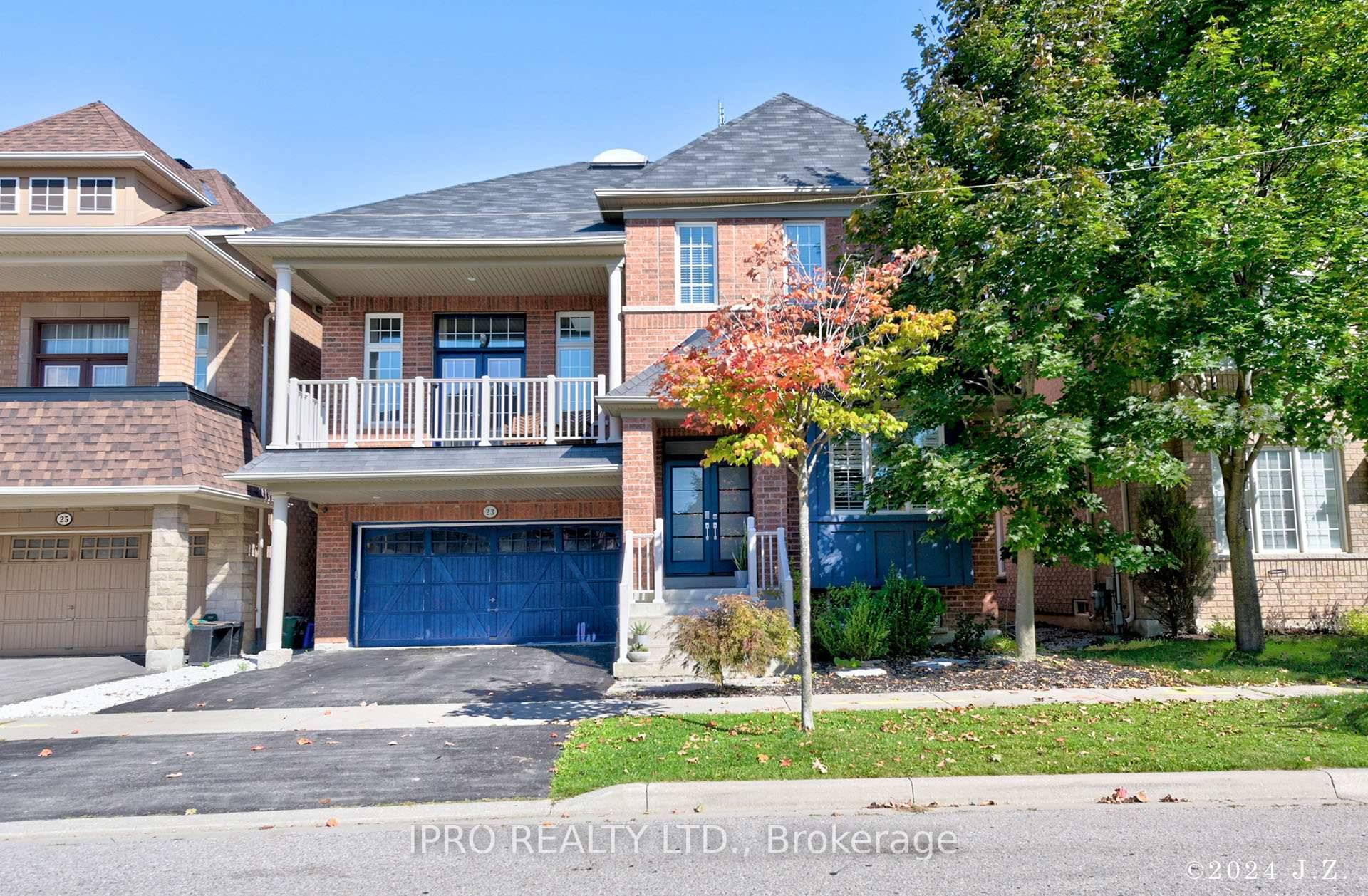 Beautiful, Bright Willowgrove Model, In Prestigious Oak Ridges Jefferson.