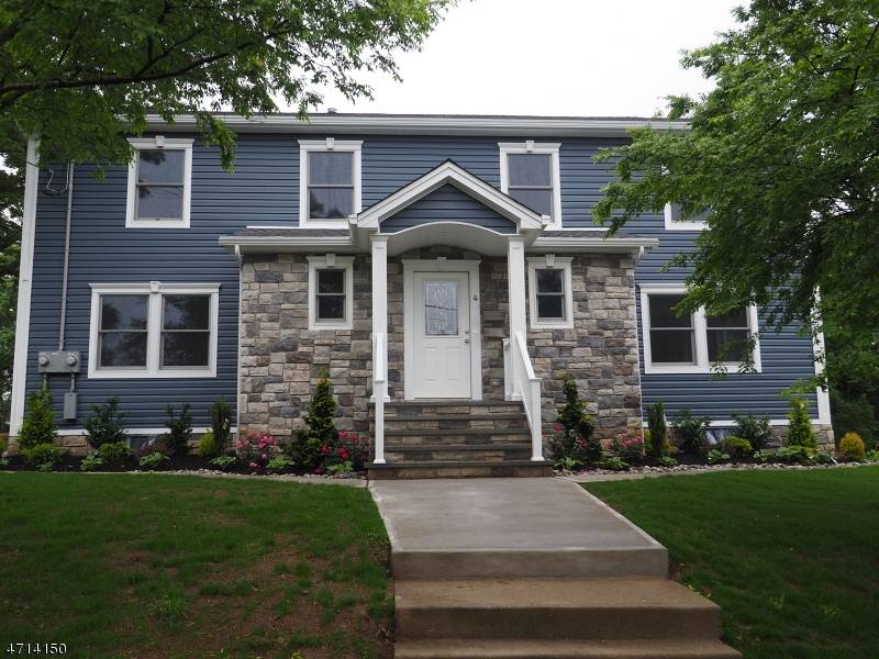 Beautiful 3 Bedroom home with 2.