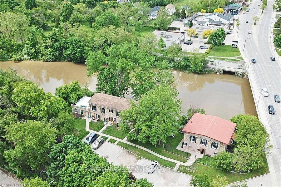 Waterfront investment properties are a rare find in the city !