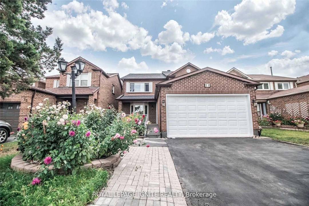 Welcome to this spacious and well maintained 4 3 bedroom, 5 bathroom detached home, located on a quiet crescent in a family friendly neighborhood, a great value opportunity you don't ...
