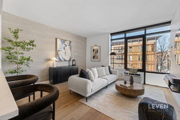 LOCATED IN A MODERN FULL SERVICE BUILDING WITH EXCEPTIONALLY LOW MONTHLY TAXES OF JUST 45Welcome to Residence 3D at The Waverly Brooklyn, a bright and efficient 1BR 1BA home at ...