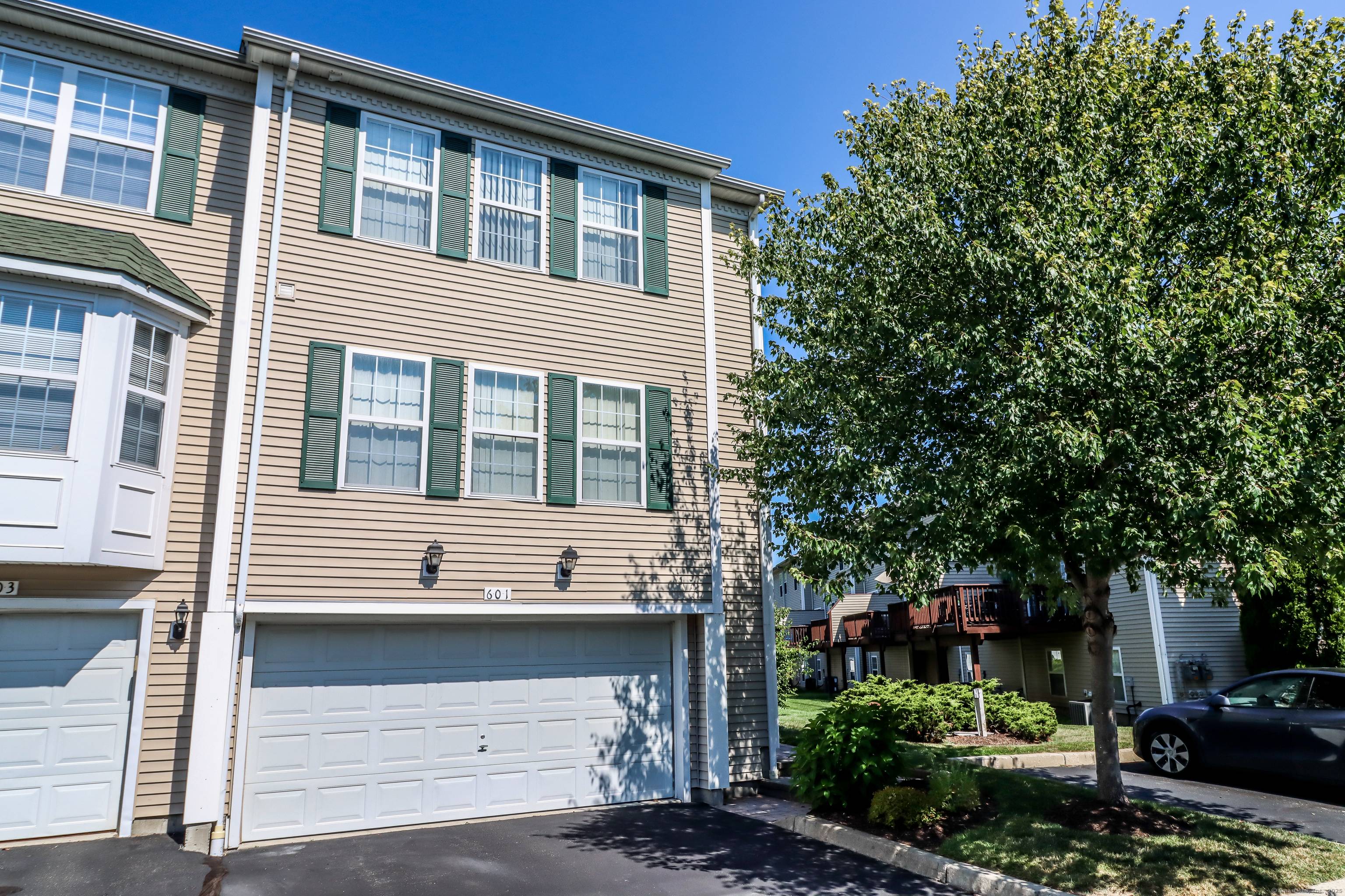 Fabulous End Unit in Lexington Meadows.