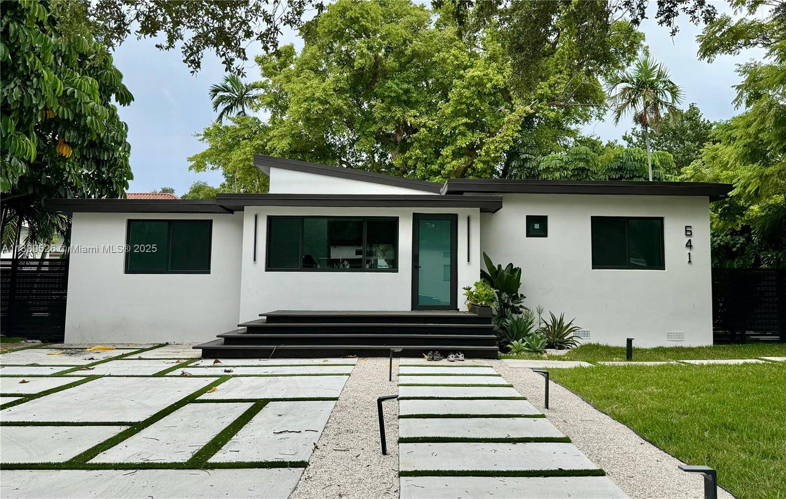 Spectacular amp ; fully remodeled 4bed, 4bth residence offers 1, 850 SF of int space plus 1, 000 SF of ext decks.