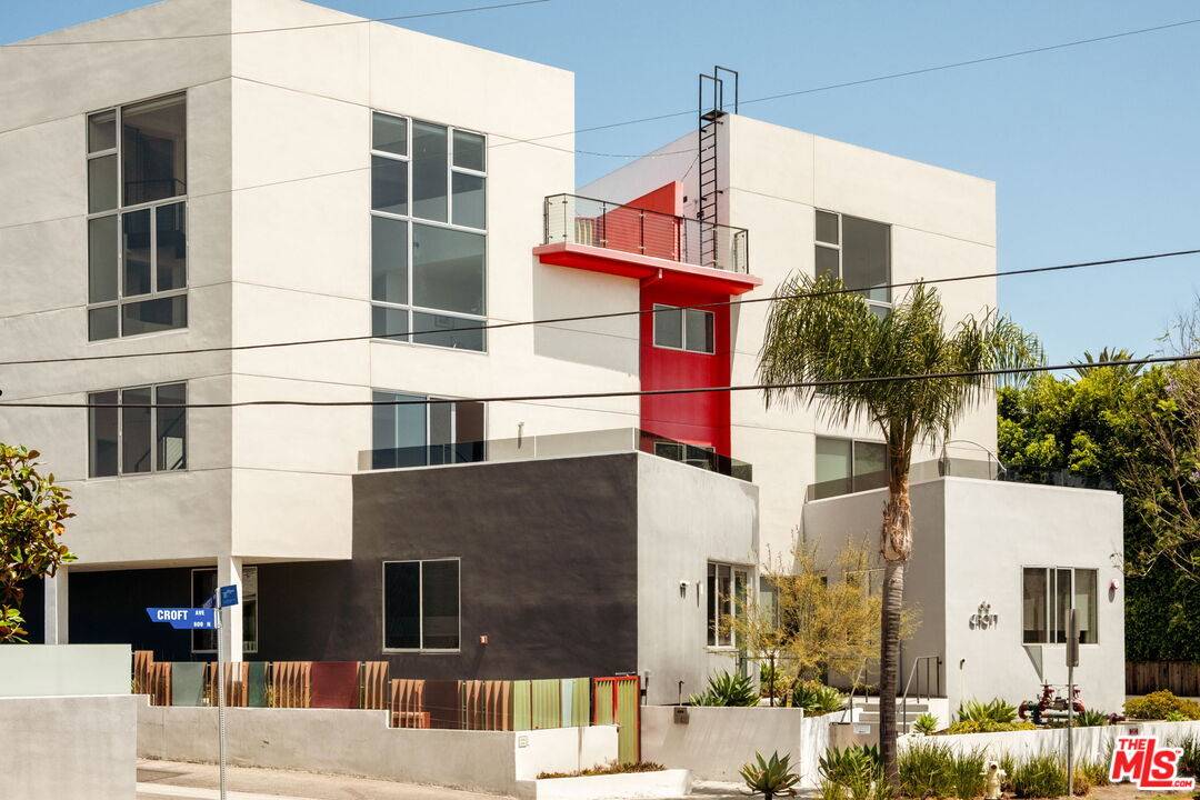 616 N Croft Ave 2BR Beverly Grove La