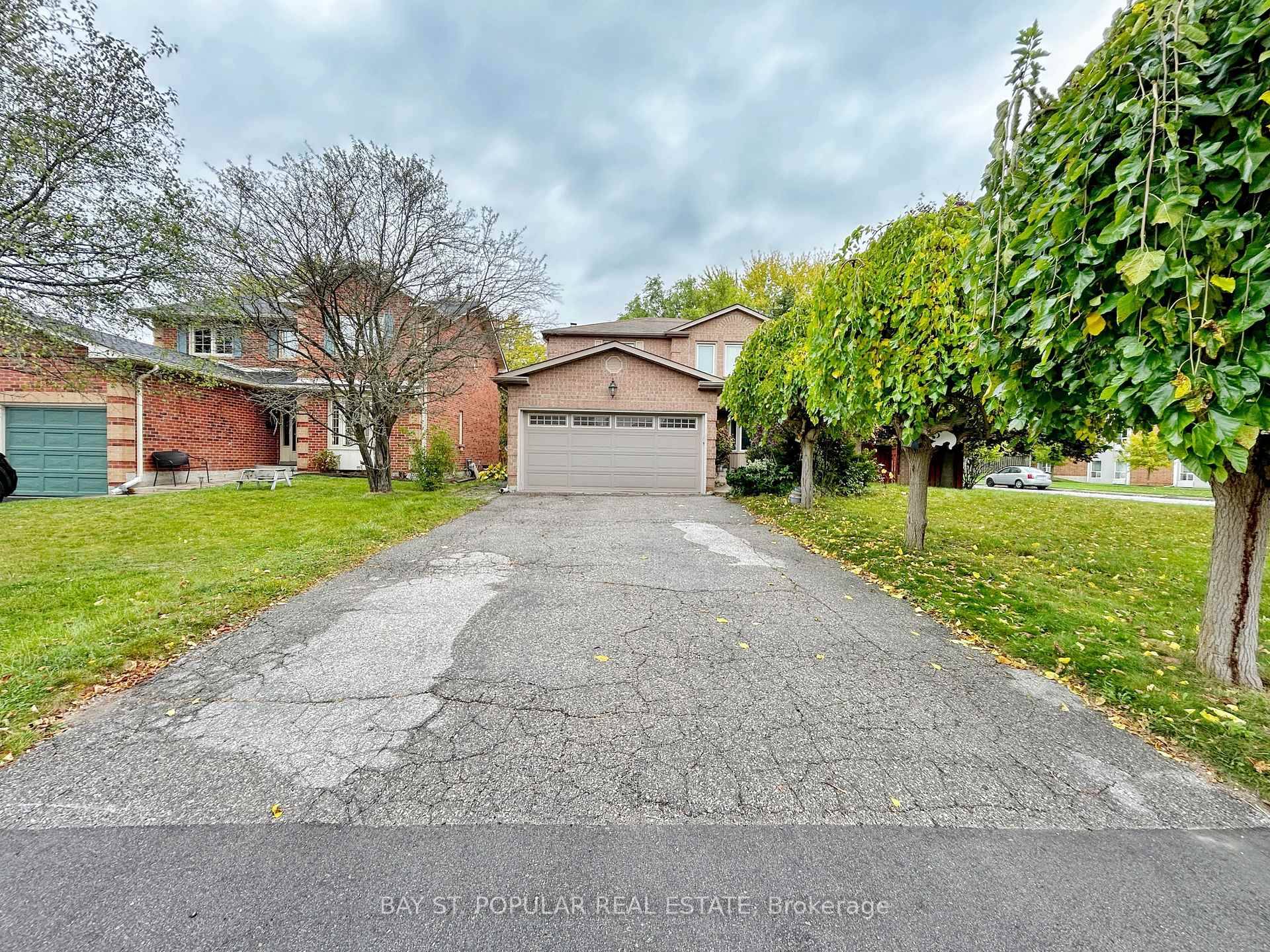 Rare Find, Stunning 3 1 Bedroom Corner Lot Detached Home In A Quiet And Family Friendly Community !