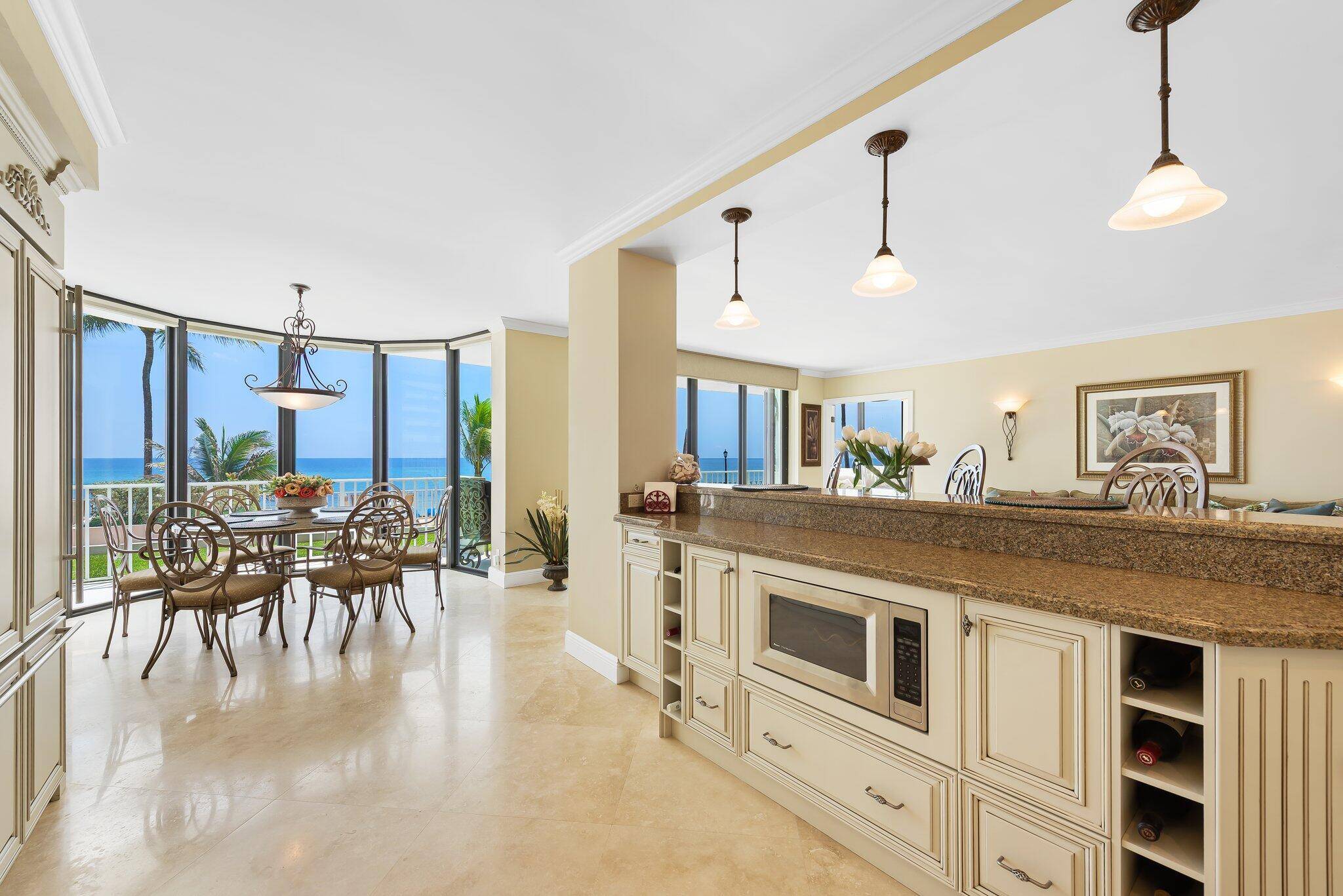 Direct Ocean, one of a kind, walk out to the beach residence.