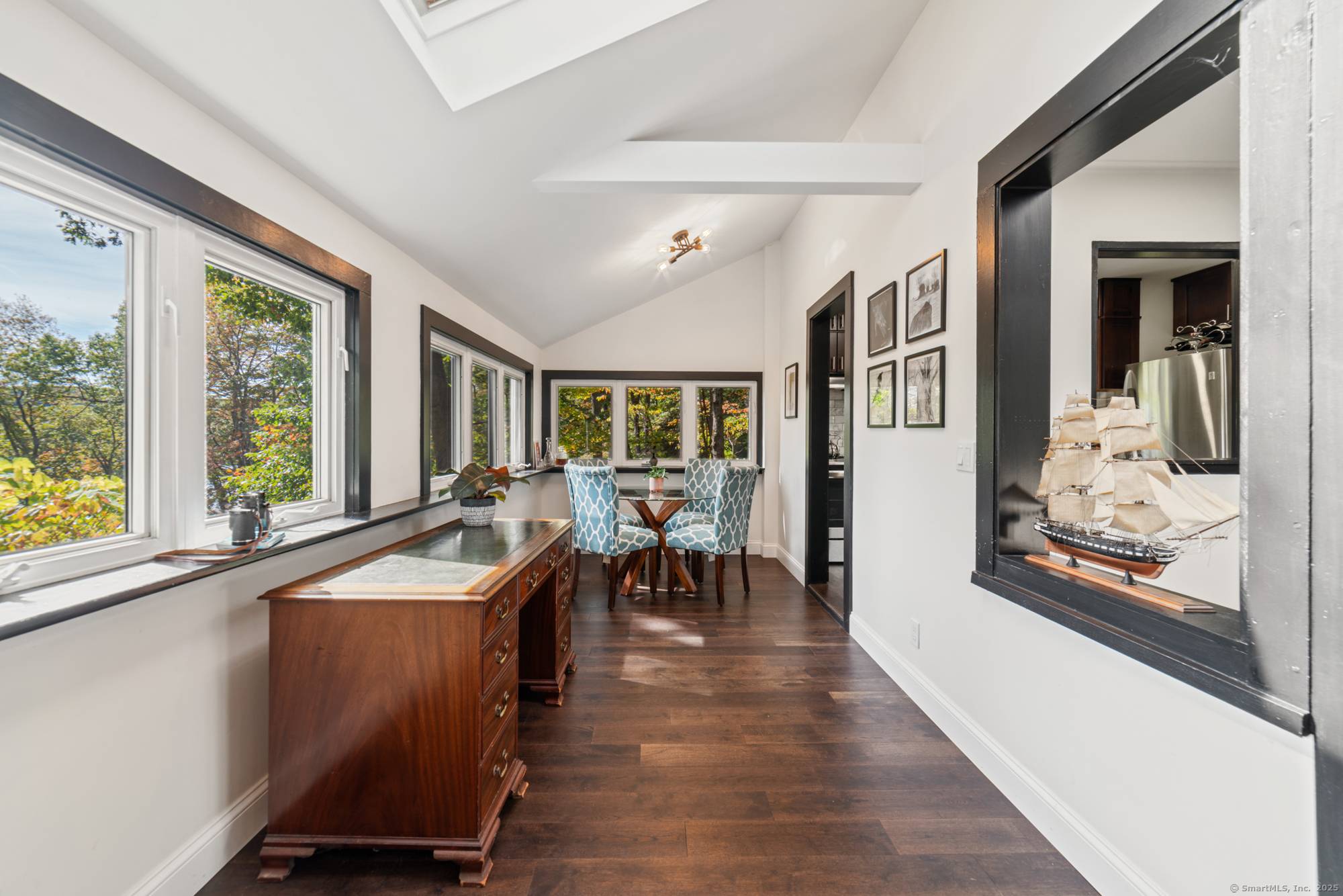 Whether you are looking for a tranquil weekend getaway, a writing or studio space or a condo alternative, 109 Mountain Road is sure to charm you.
