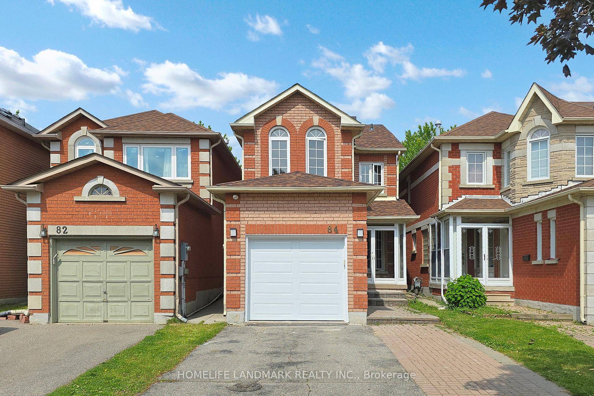 Beautifully renovated from top to bottom, this spacious 3 bedroom, 4 bathroom home is located in a highly convenient and sought after neighbourhood.