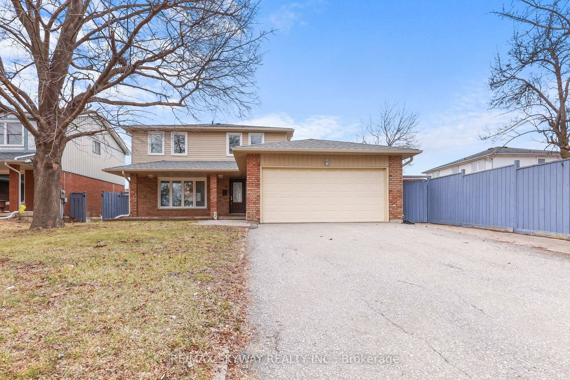 Spacious 4 Bedroom Home with Basement amp ; Outdoor Entertainment Area in Brampton !