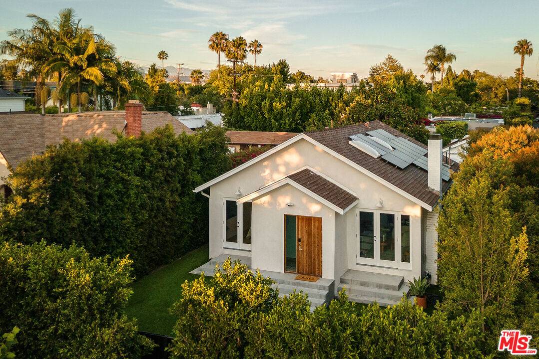 714  N Genesee Ave 4BR Hollywood Hills East La