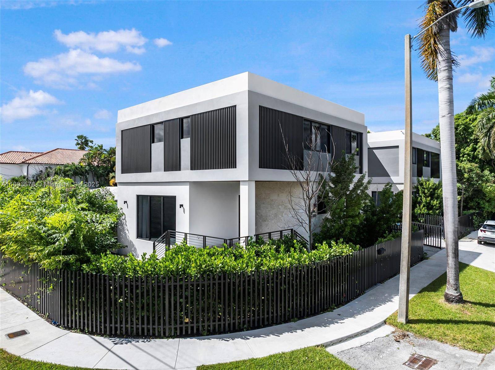 A Miami Signature Home Fastidiously crafted by the esteemed PRZ Design Build Group, is an architectural marvel that perfectly balances privacy and open space.