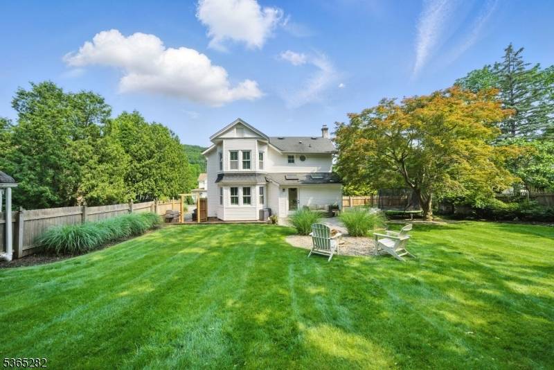 Picture Perfect ! Old world charm updated with modern amenities.