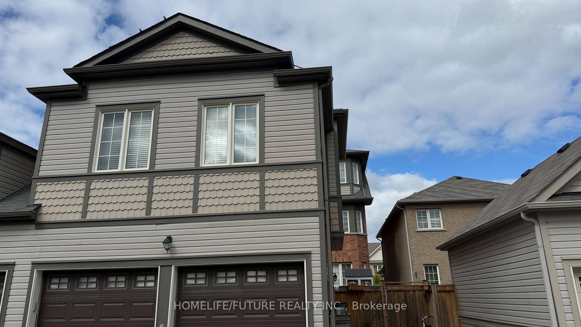 Self Contained Above The Garage Coach House Unit With Private Entrance In Upper Cornell.
