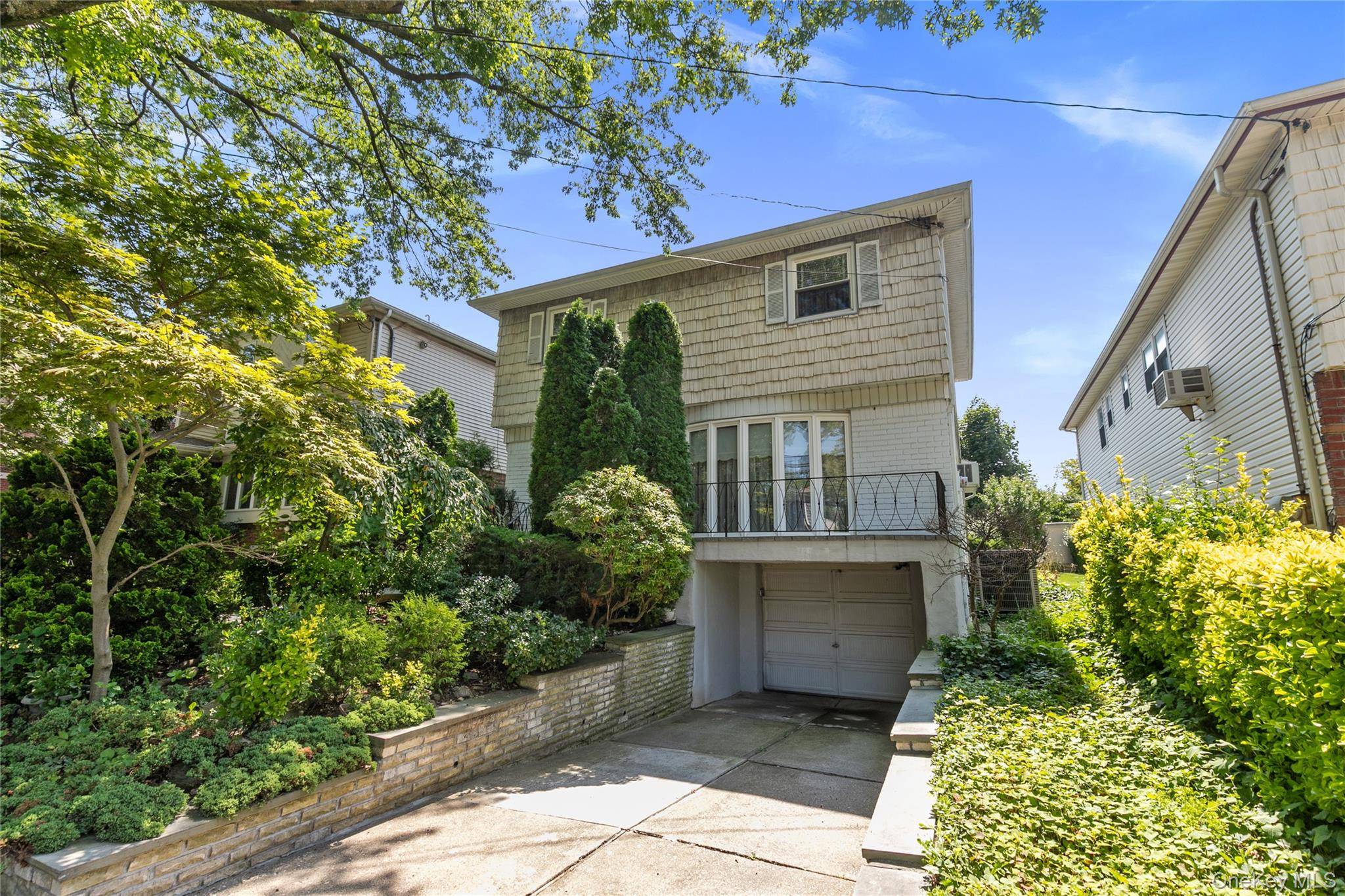 This well maintained single family home offers 3 bedrooms and 2.