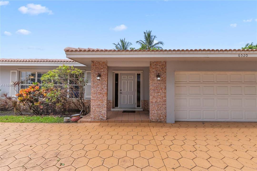 Enjoy the Florida lifestyle !